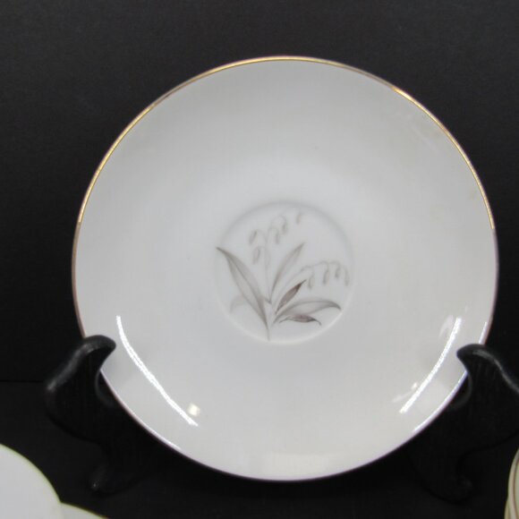 Kaysons Fine China Japan Golden Rhapsody 1961 (1) 6 Oz Teacup and 7 Saucers - Picture 4 of 7